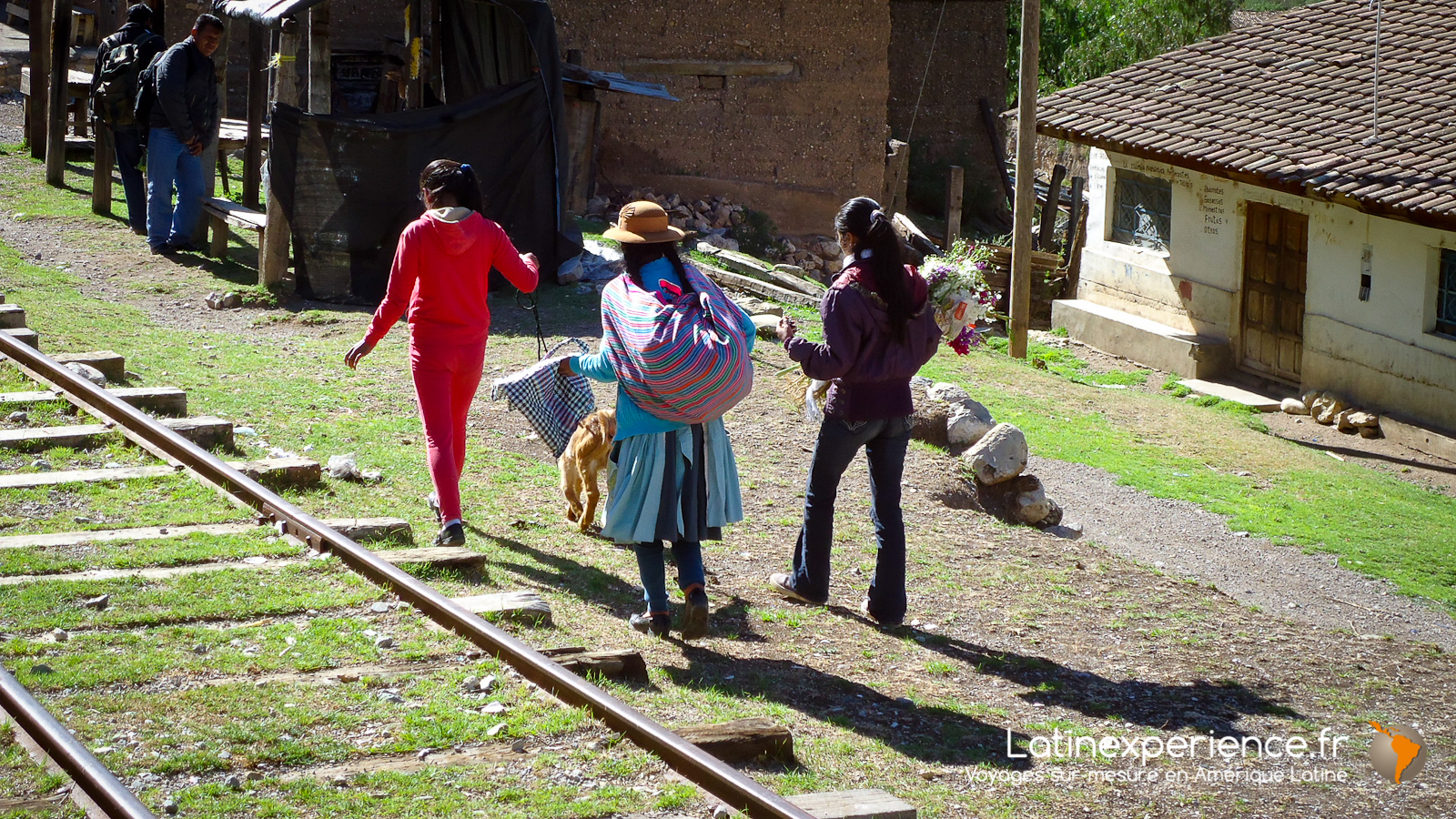 Pérou - Train de Huancavelica - petite gare locale - Latinexperience voyages